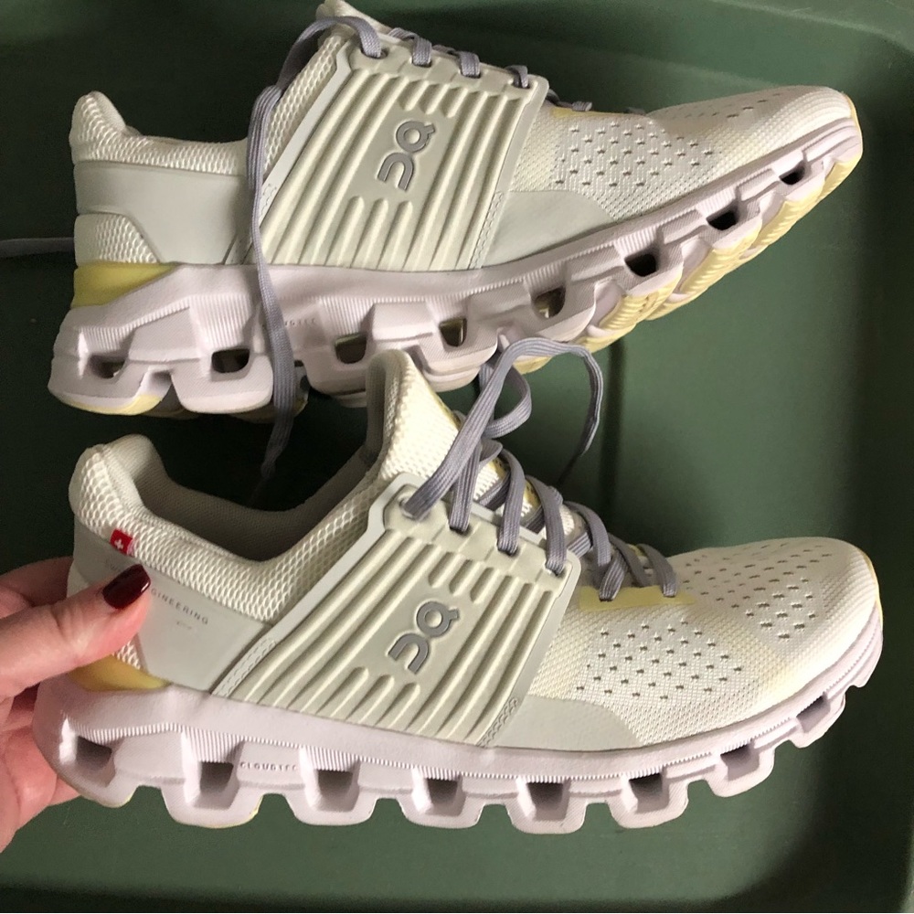 ON Running Shoes Sz. 7.5